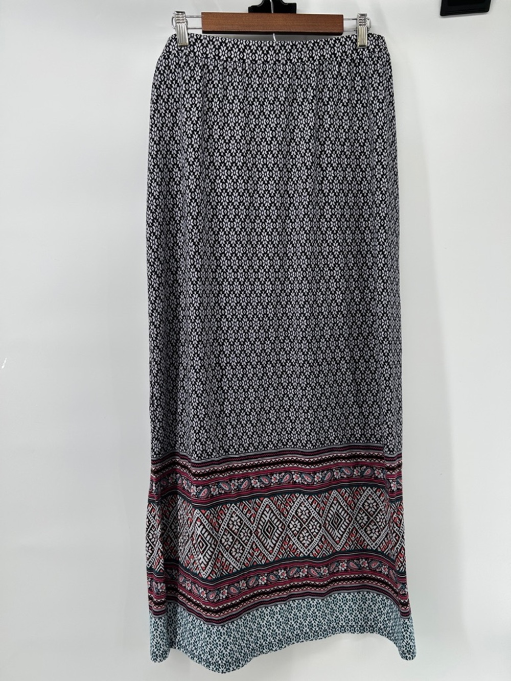 Bobbie Brooks Black & White Maxi Skirt with Pink Border Print Women's Sz 2X